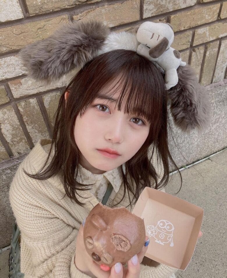 【画像】もし、この女の子が食べかけのパンを渡してきたら・・