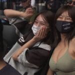 【画像】この爆乳とドスケベできるがワイの余命が3カ月になってしまうボタン
