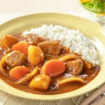 【朗報】カレーに醤油をちょっとかけたら・・これは美味い!