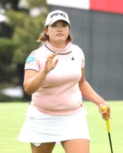 【画像】女子プロゴルファーの鈴木愛、えっちすぎる