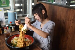 【悲報】大食いタレントのおごせ綾、体重28.8kgの事実に驚きの声