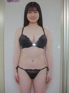 【画像】女子ゴルファーさん、ムチムチボディにおっぱいも！！