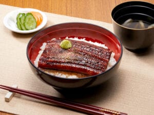 【画像】うなぎを１０匹以上使ったうな丼がコチラ