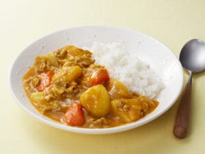 【画像】シングルママー(19)「カレーですわよ〜」ぼく(1)「ヤッター！ヤッターヨー！」
