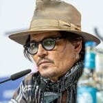 【画像】ジョニー・デップの娘がジョニー・デップすぎると話題にwwwwwwwwwwwwwwwwwwwwwwwww