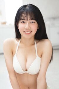 【画像】研究生初グラビアキタ━(゚∀゚)━!