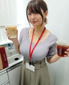 【画像】女上司からアイスコーヒー貰ったけど可愛すぎて無理