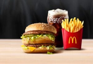【朗報】マクドナルド、転売ヤー対策に1グループ3セットまでを上限とする