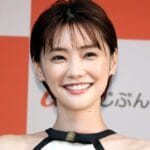 【画像】倉科カナ、爆乳刑事になりおっぱいを揺らしてしまう